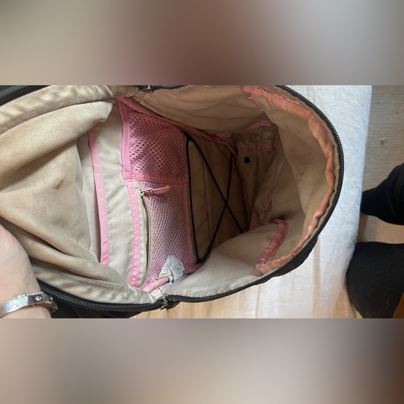 Black Lululemon running Backpack with section for camelbak hydration backpack - Picture 3 of 7
